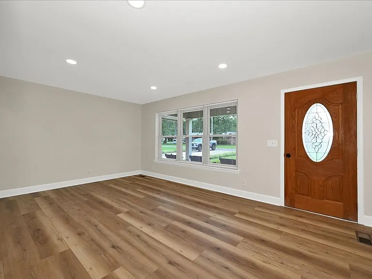 1208 Spruce St SE — Photo 3