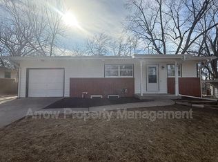 461 Steinway Rd, Lincoln, NE 68505