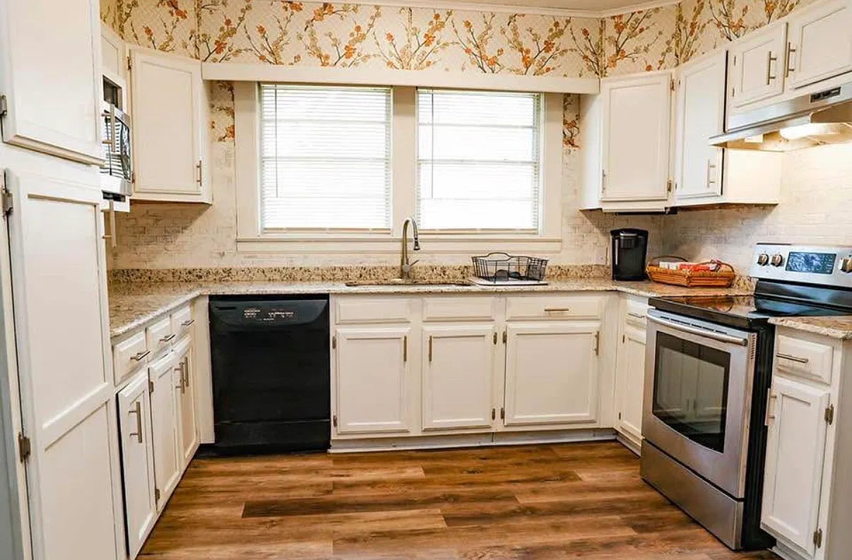 3 bed, 1500 sqft, $2,000 — Photo 3