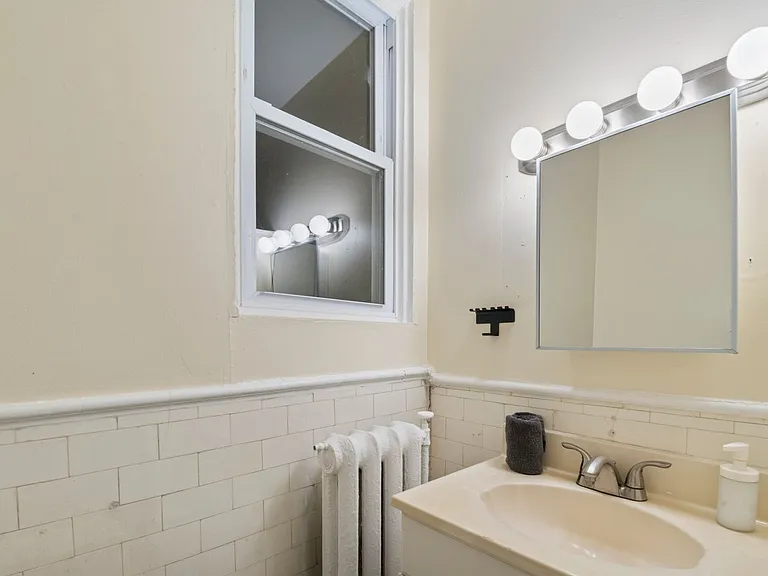 143 S South Carolina Ave — Photo 8
