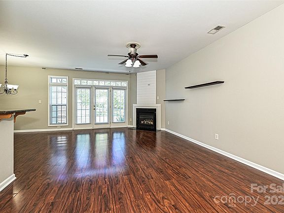5th image of 6017 Black Heath Dr