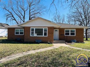 301 N 3rd St, Seneca, KS 66538
