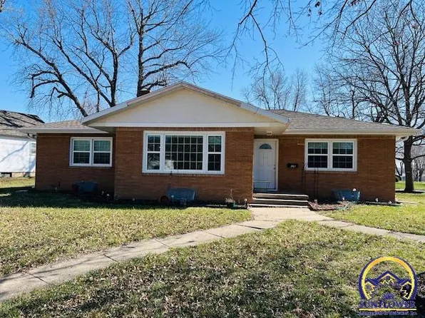 301 N 3rd St, Seneca, KS 66538