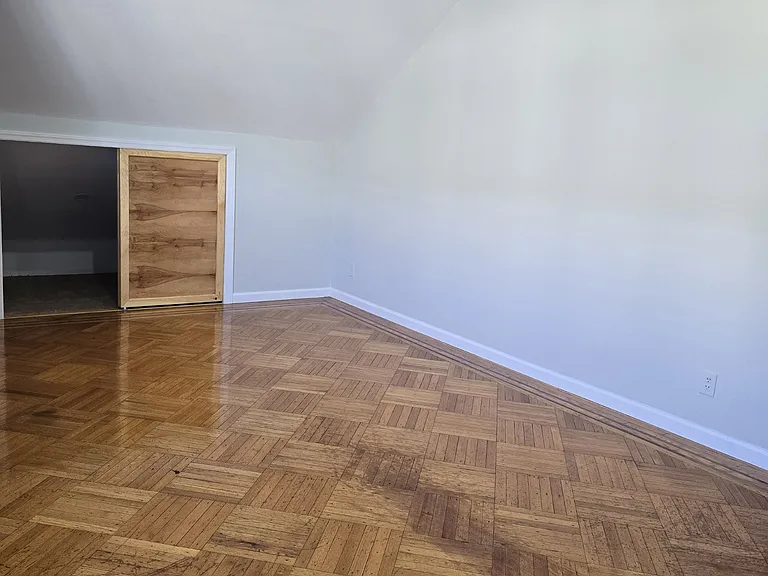 3913 Lyme Ave #2 — Photo 5