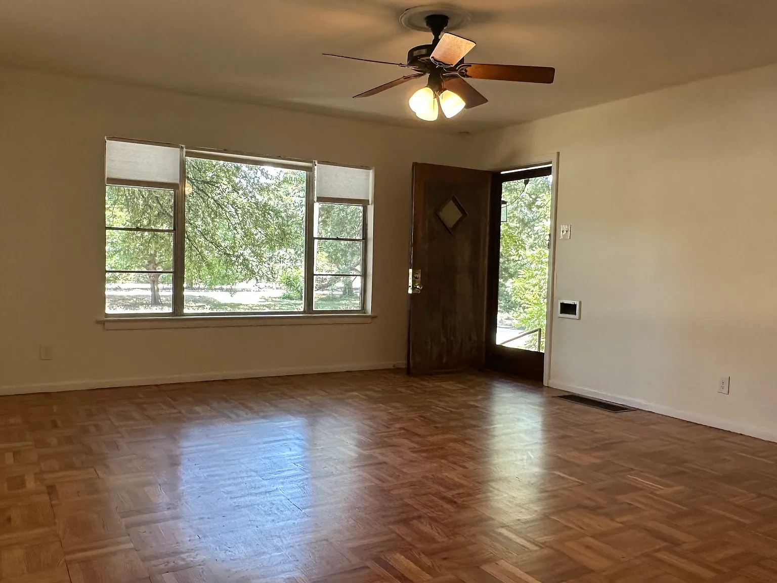 2 bed, 1000 sqft, $1,950 — Photo 2