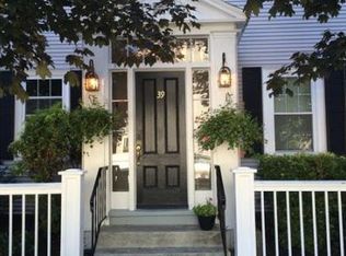 39 Bromfield St #E, Newburyport, MA 01950