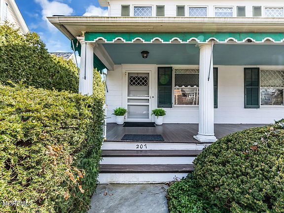 3rd image of 207 Tuttle Avenue