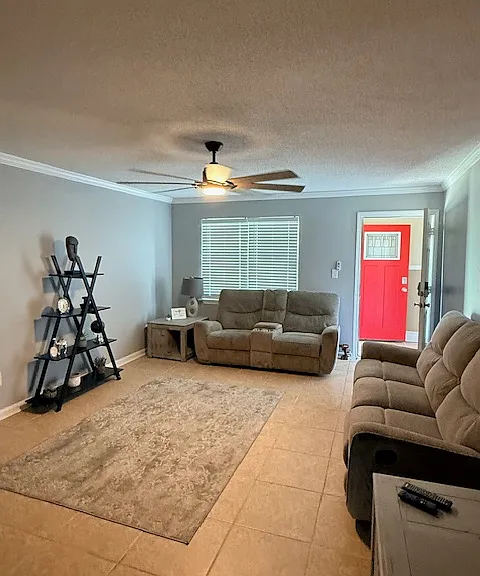 924 Reverend Abraham Woods Jr Blvd #4-JR — Photo 2