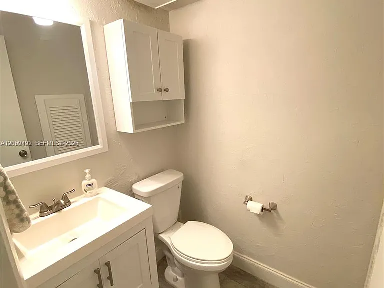 4530 SW 68th Court Cir #6-32 — Photo 10