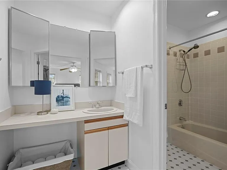 510 Corey Ln — Photo 15