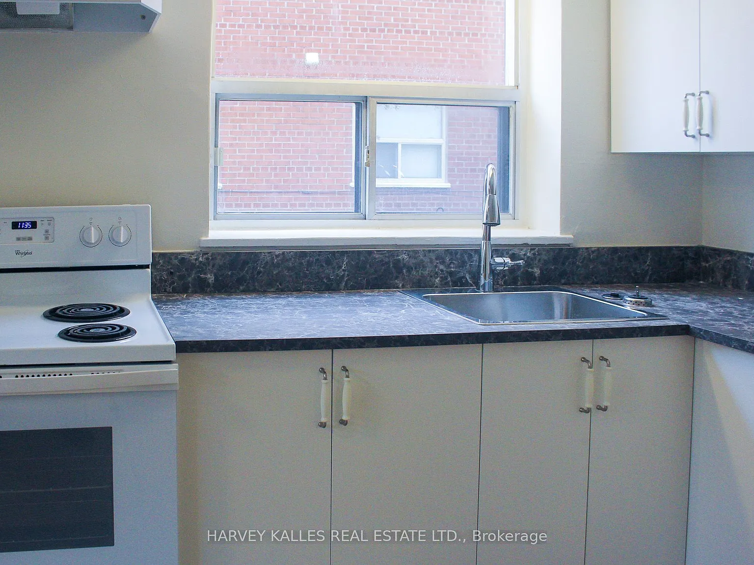 2 bed, $2,400 — Photo 4