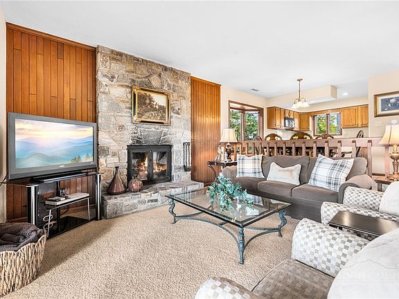 3rd image of 264 Evergreen Drive #6