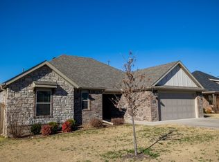 1011 Fair Oaks St, Springdale, AR 72762