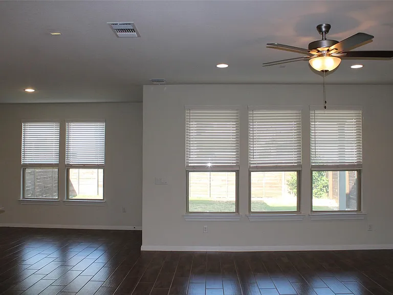 13902 Ilex Dr — Photo 5