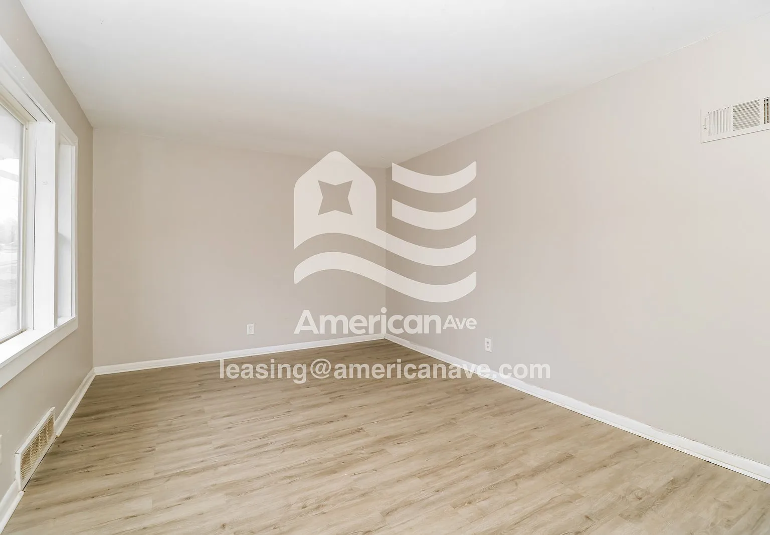 4 bed, 1.0 bath, 968 sqft, $1,209 — Photo 3