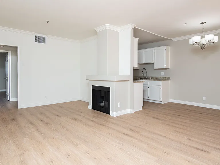 7120 Ramsgate Ave #103 — Photo 2
