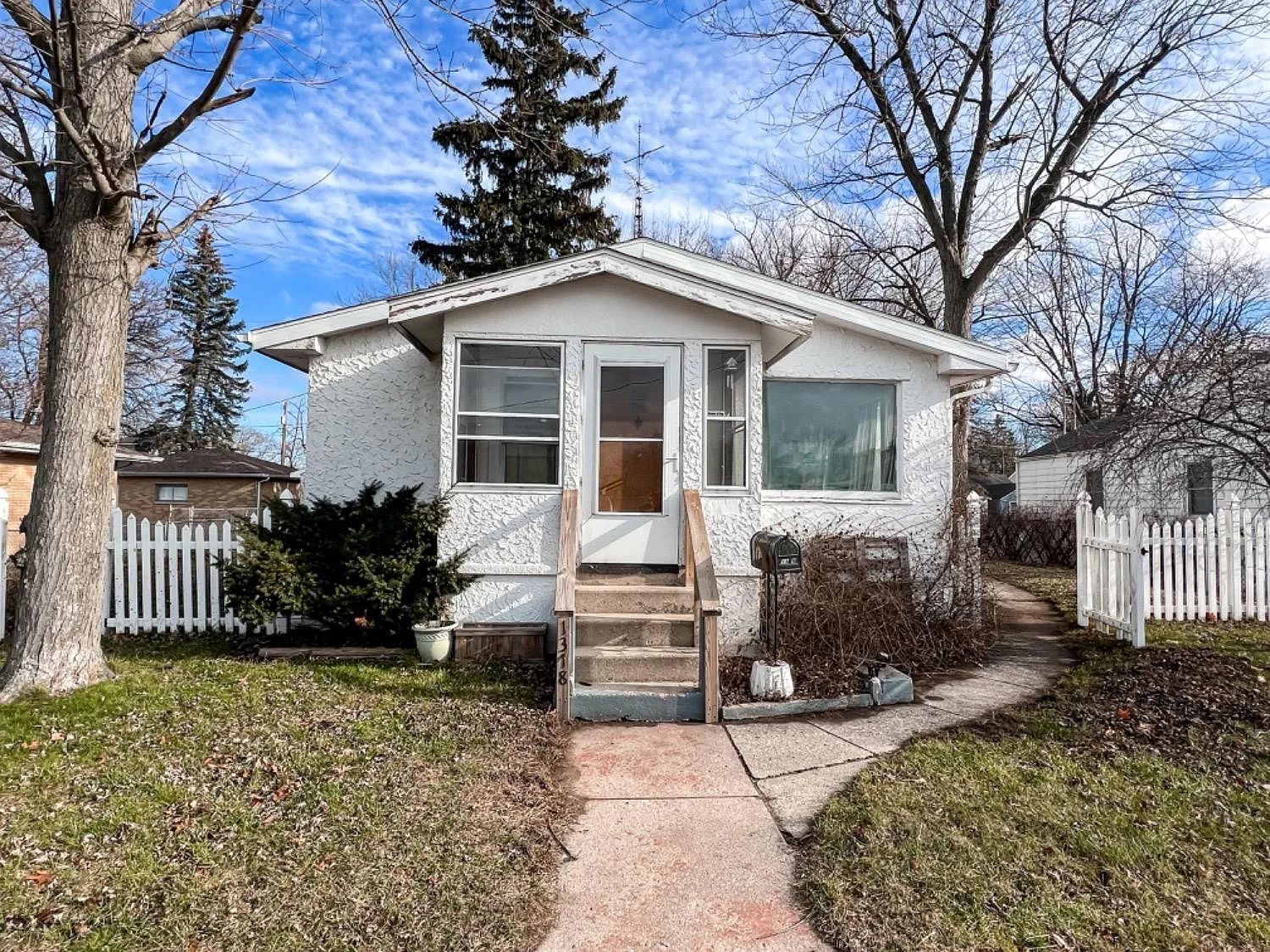 1318 Oak St photo 1