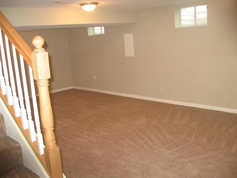 306 Jillian Dr — Photo 16