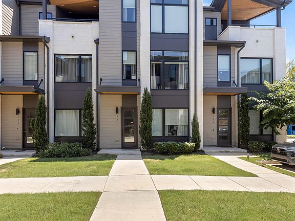 2nd image of 725 Burnside Pl #33