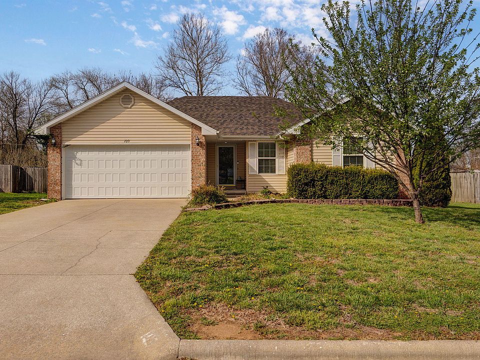 1st image of 123 E Nola Drive