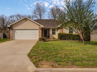 123 E Nola St, Clever, MO 65631