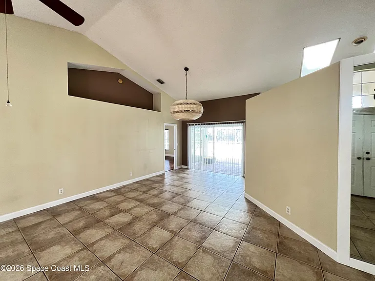 1170 Briar Run Cir — Photo 8