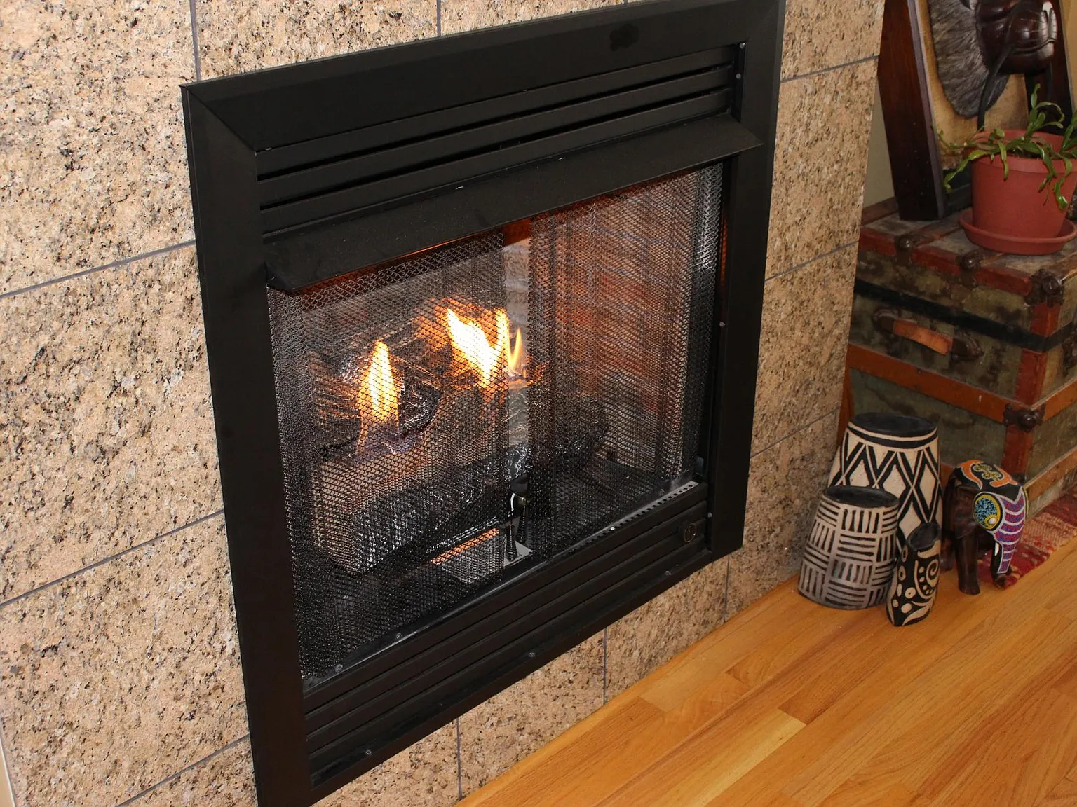 4 bed, 2700 sqft, $3,800 — Photo 3