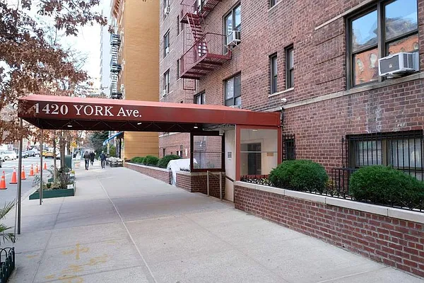 Rented by Sotheby's International Realty | media 26