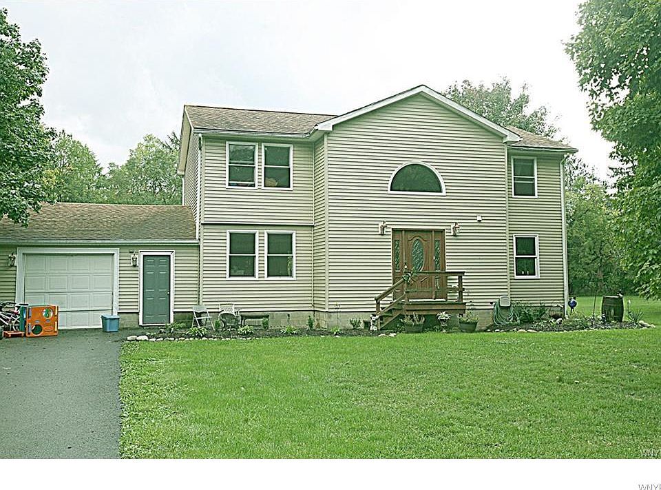 1st image of 32 Longmeadow Dr