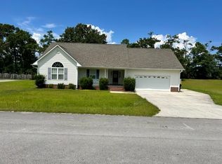 127 Secretariat Dr, Havelock, NC 28532