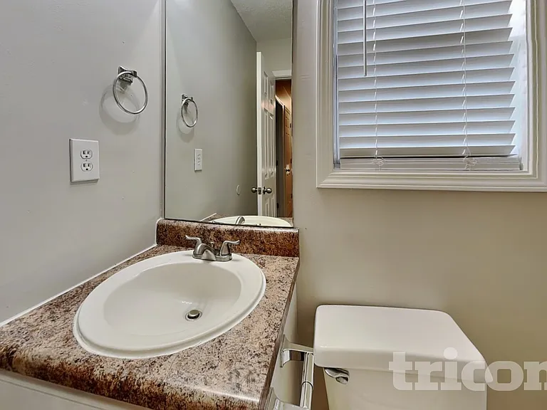 204 Campbell Dr — Photo 14