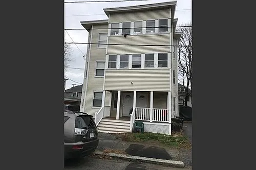 8 Elm St Photo 1