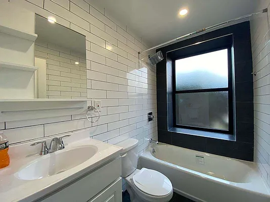 Rented by Bruma Realty LLC | media 8