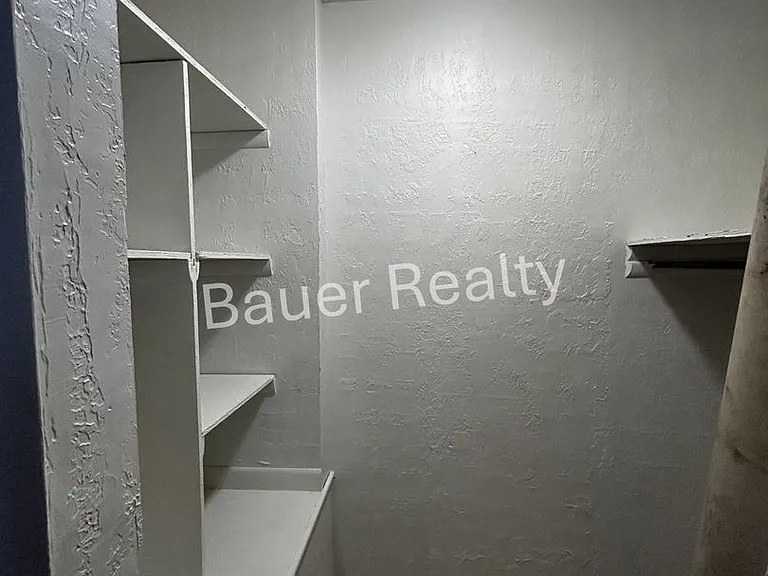 43 E Main St — Photo 9