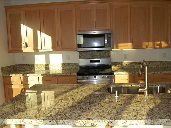 4th image of 4037 Gloster Way