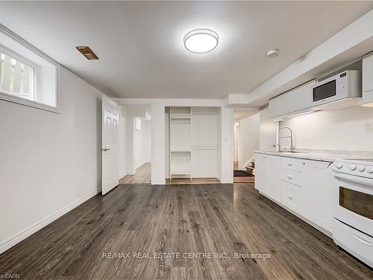 297 Country Hill Dr #B — Photo 7