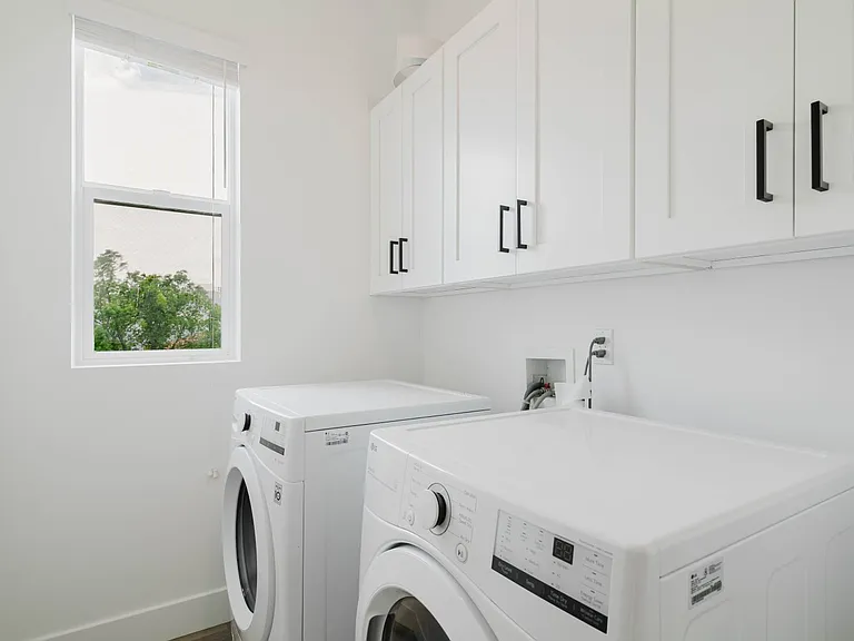 10853 Otsego St — Photo 31
