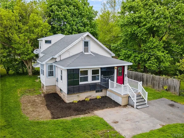 5017 James St, East Syracuse, NY 13057