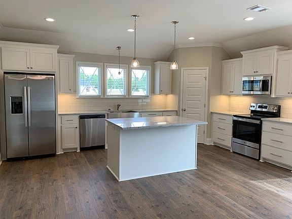 4th image of 4007 Lu Ln