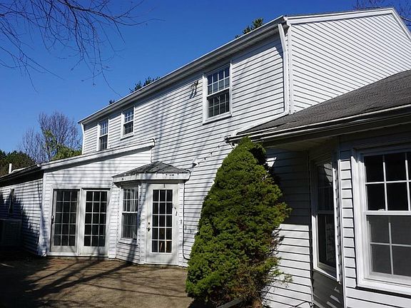 3rd image of 3114 Lawrence Ave