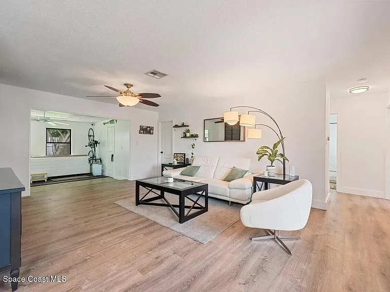 340 Greenway Ave — Photo 5