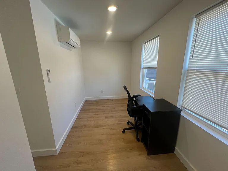 13-15 Amy St — Photo 18