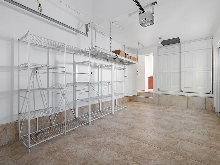 17434 Emelita St — Photo 33