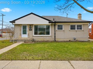 25705 Ronald St, Roseville, MI 48066