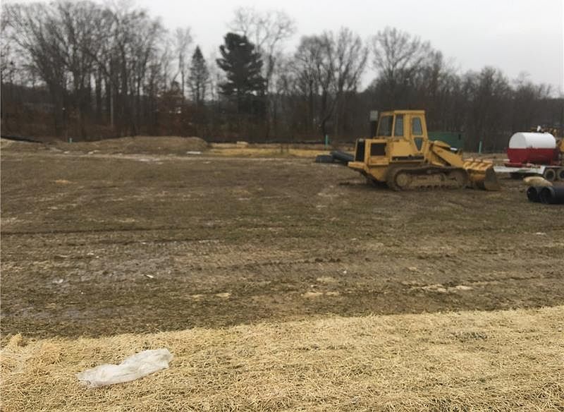1st image of 156 Municipal Dr
