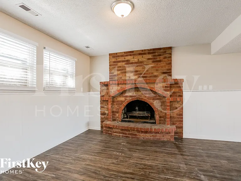 8418 NW 68th St — Photo 9
