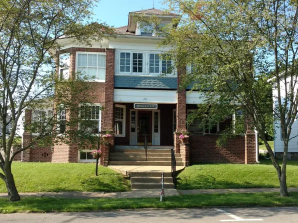 220 W Pine St APT 3, Grove City, PA 16127
