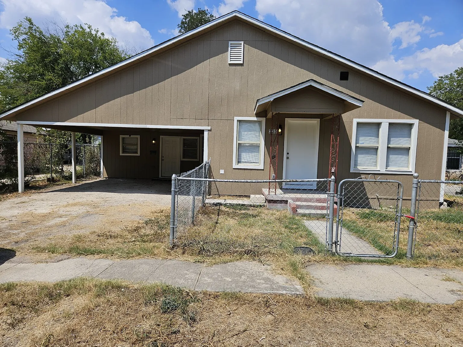 1 bed, 1.0 bath, $745 — Photo 1