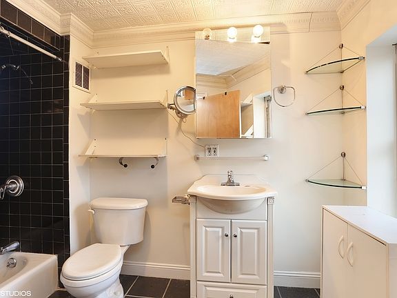 5th image of 184 Sackett St #3