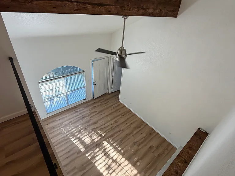 11525 N Meridian Ave #216 — Photo 11